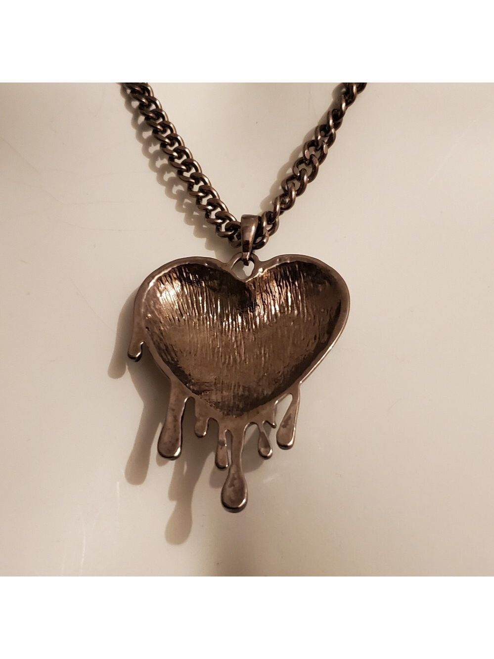 Bleeding Heart Chain Necklace - Picture 3 of 4
